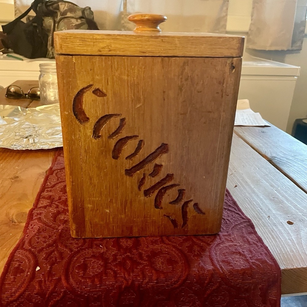 Vintage Wood Cookie Rectangle Canister with Lid Made In USA 9"